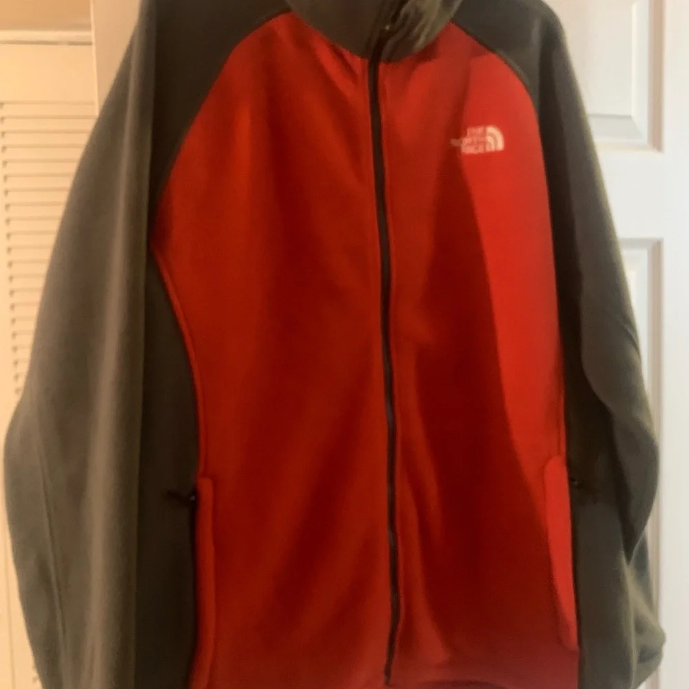 THE NORTH FACE MALE JACKET, Size XL, Excellent Condition.